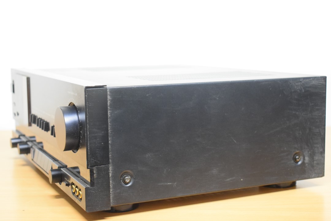 Luxman LV-105U Stereo Versterker