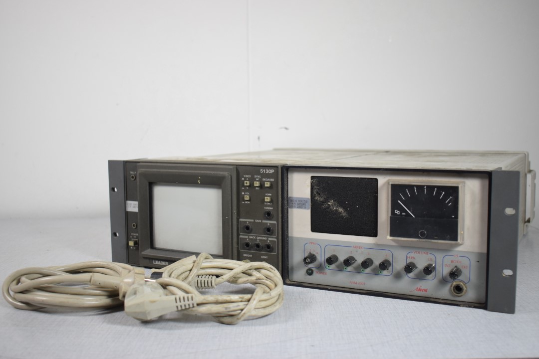 Voor analoge Video: Leader 5130P PAL-Monitor / Advent AAM-2001 Audioversterker