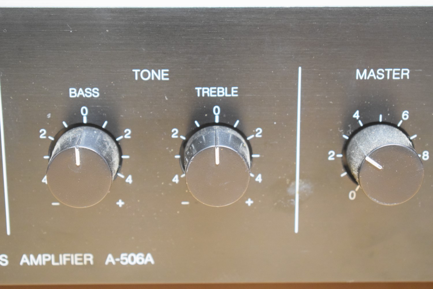 TOA 500 Series A-506A PA / Mixer Versterker