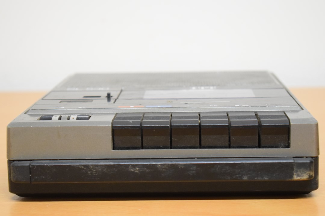 ITT SL 530 draagbaar cassettedeck op batterijen