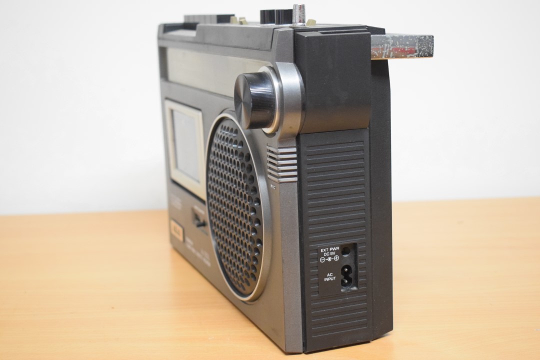 Akai AJ-350L Radio / Cassettedeck combinatie