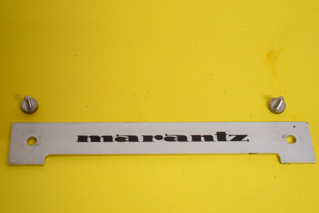 Marantz SD6020 cassettedeck – Merknaam plaatje met bevestiging schroeven
